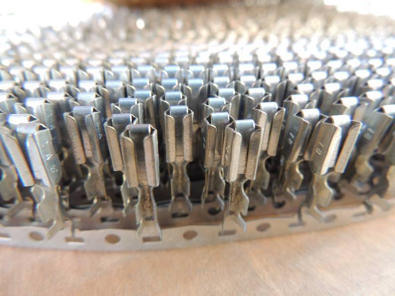 lot 163 image: WIRE CONNECTORS  9000 female terminals - part# 600-1...