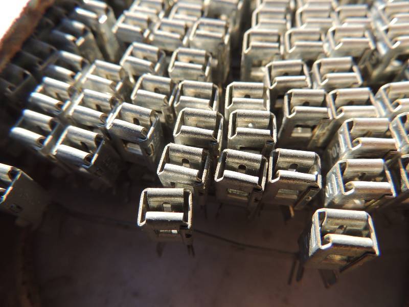 lot 164 image: WIRE CONNECTORS 800 female terminals - part # 600-1...