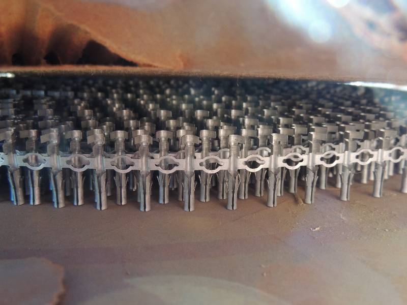 lot 188 image: WIRE CONNECTORS 7000 female terminals - part # 300-...