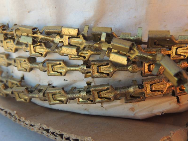 lot 200 image: WIRE CONNECTORS brass female terminals by Yazaki - ...