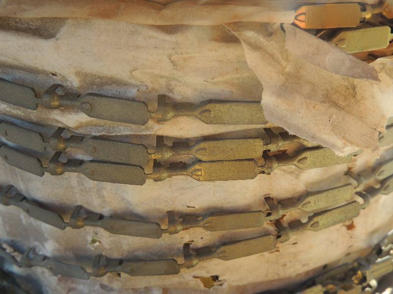 lot 201 image: WIRE CONNECTORS brass blade terminals - qty 2400 x ...