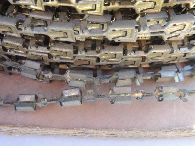 lot 203 image: WIRE CONNECTORS brass female adapter - qty 9500 - p...