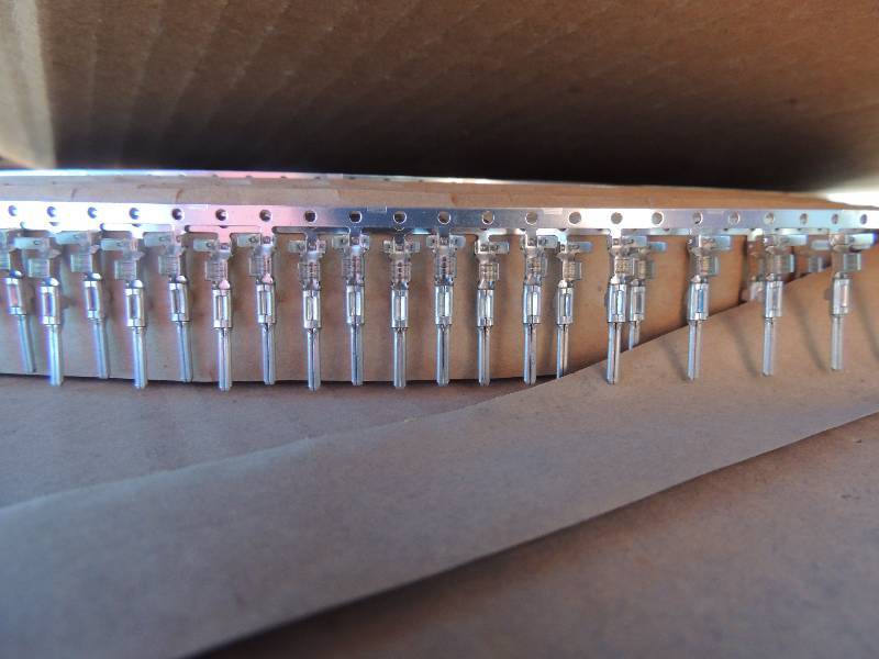 lot 225 image: WIRE  CONNECTORS female adapter 1000 qty - 2 rolls -...