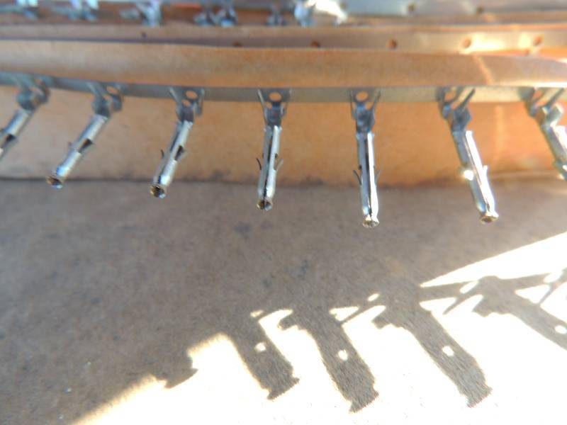 lot 227 image: WIRE  CONNECTORS female terminals - qty 4500 - 2 spoo...