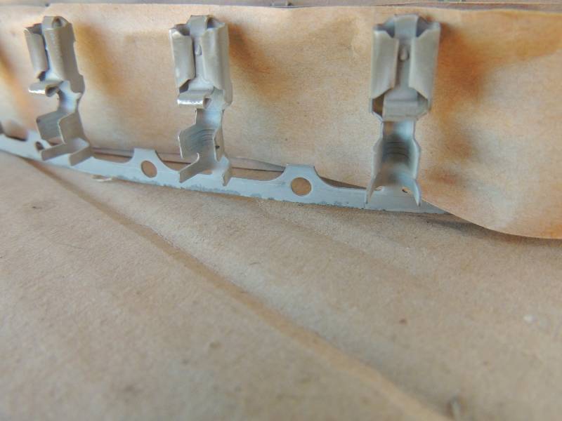 lot 230 image: WIRE CONNECTOR large female terminal qty 750 - par...