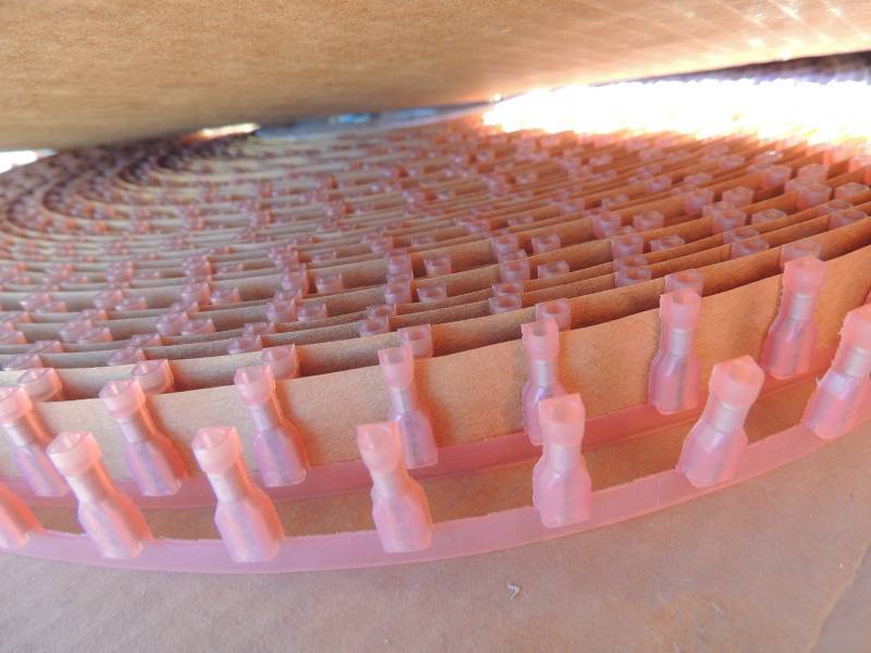lot 233 image: WIRE CONNECTOR female terminals with plastic cover ...