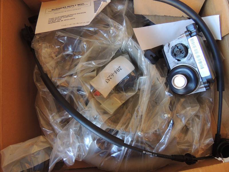 lot 93 image: STEERING WHEEL WITH SPEED CONTROL S...