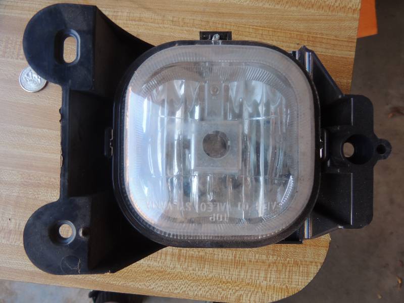 lot 256 image: VALEO SYLVANIA ILLUMINATION 4L52 15200AA 4L5Z15200AA...