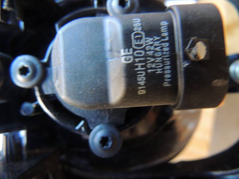 lot 255 image: VALEO SYLVANIA ILLUMINATION 4L52 15200AA 4L515200BA...