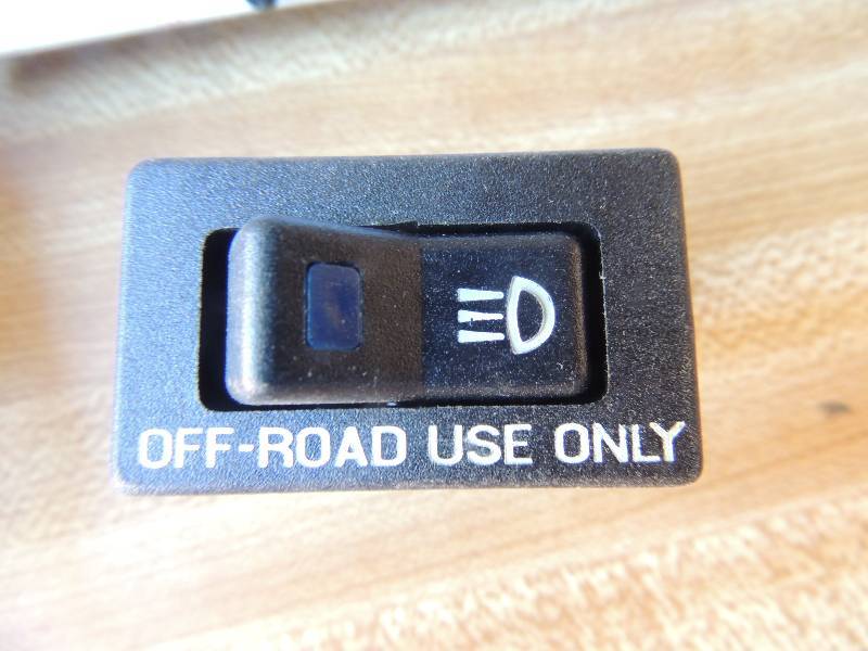 lot 261 image: INDKA - Off Road Switch qty 120...