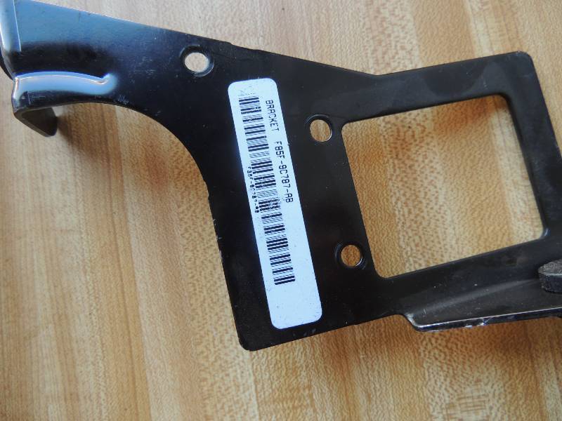 lot 266 image: ServoController bracket qty 18...