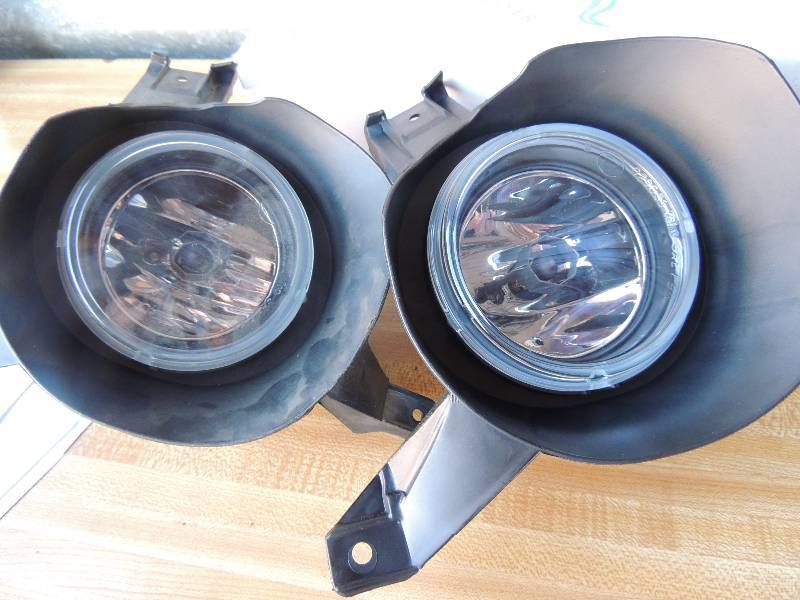 lot 275 image: FORD Excursian fog lights 2-rt1-lt with ...