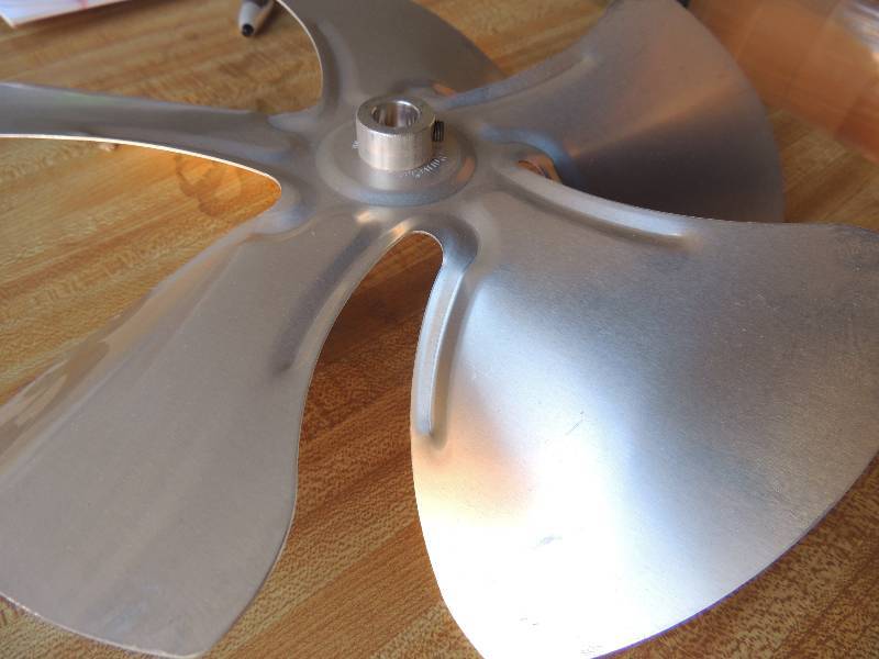 lot 68 image: 11 INCH 5 BLADE FAN BY AIRDRIVE INK...