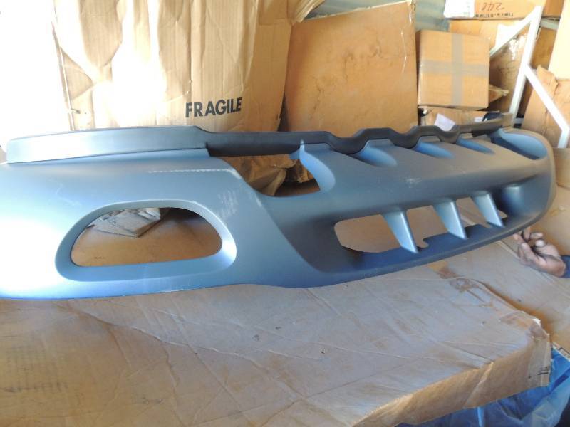 lot 250 image: Ford Excursion, F- SERIES Bumper with Tow Hitch open
