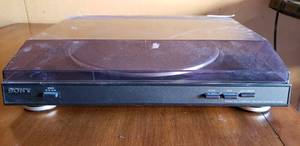 lot 40 image: Sony Stereo Turntable Model PS-LX25OH