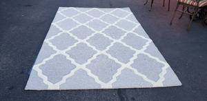 lot 45 image: Varanas Lt. Grey Rug, 5x8, Style MTVS27T