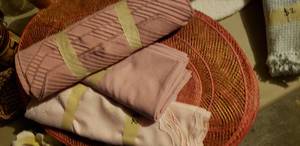 lot 69 image: Placemats and Napkin sets