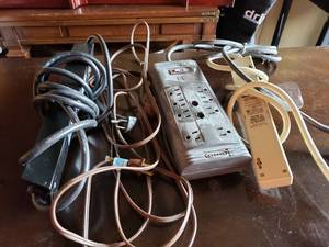 lot 61 image: Multiplug Power Strip Surge Protectors