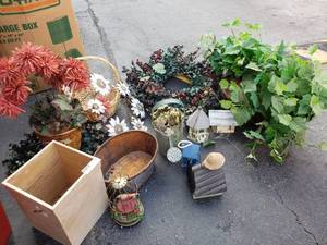 lot 63 image: Home Decor, See Pictures