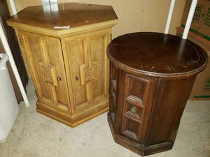 lot 106 image: 2 Opening Side Tables