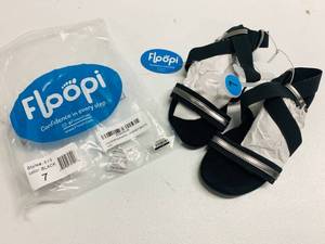 lot 16 image: Floopi 513 Womens Black Strap Shoes Size 7 (NEW)