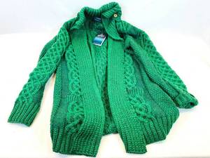 lot 17 image: Aran Woollen Mills Green Cardigan - Warm Merino Wool - Made in Ireland - Size Sm w Tags