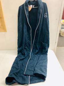 lot 19 image: Pottery Barn Hotel Piping Trimmed Robe Blue Robe 100% Cotton Size L w Tags