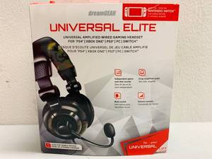 lot 27 image: DreamGear Camo Gaming Headset