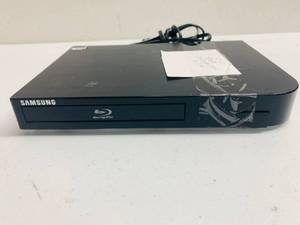 lot 45 image: Samsung Blu-ray Disc Player (Tested w DVD and working, have not tested with Blu-Ray)