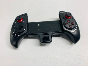 lot 69 image: iPedga Controller for Phones