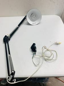 lot 77 image: Desk Lamp Mountable on Table