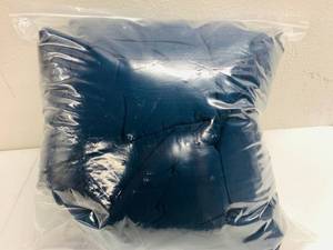 lot 110 image: Color Down Alternative Microfiber Comforter King Size