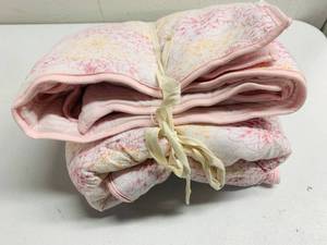 lot 114 image: Burts Bees Baby Crib Lining Blanket 100% Organic Cotton