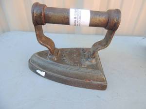 lot 30 image: Sheldon & company #5 West Hampton cast iron 4x6x4