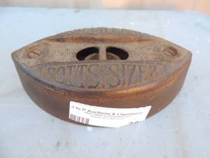 lot 38 image: Best on Earth Potts iron size  3 bottom base 2x6x3