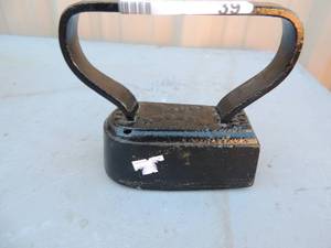 lot 39 image: Black cast iron Anova #10 5x4x2