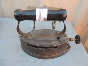 lot 47 image: Albert Lea Minn. American gas mach iron 11051912 5x8x6