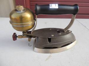 lot 55 image: Sears Roebuck and co, Chicago, Ill. #710 2434 with gaswater canister 8x4x7