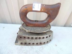 lot 154 image: Cast iron with handles marked alcohol utilities co. new york#303 Pyro iron 7x3x7