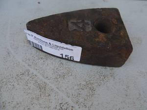 lot 156 image: Cast iron no handle marked #4 4x2x2