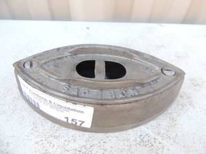 lot 157 image: Cast iron no handle 1 loop marked Mrs. Potts sad iron 6x3x2