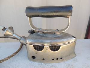 lot 236 image: Cast iron with handle and gas cord no markings