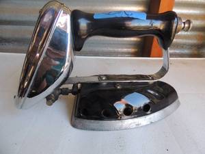 lot 250 image: Metal iron with handle and cord American Gas machine co. #6662