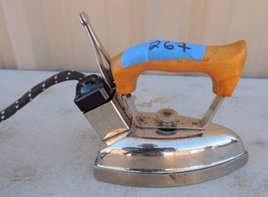 lot 267 image: Metal iron with handle and cord AEG.L.Nr20210 200 watts
