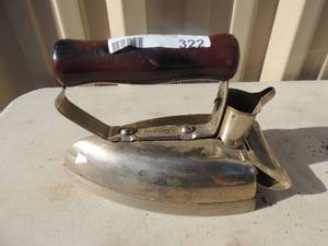 lot 322 image: Metal iron with handle and power cord Hotpoint super iron general electric