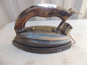 lot 336 image: Metal iron with handle and power cord  no markings