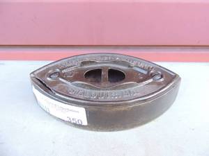 lot 350 image: Cast iron no handle one loop American FDY & mfg. Co.
