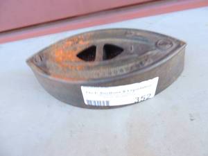 lot 352 image: Cast iron no handle one loop Colebrookdale Iron Co. USA