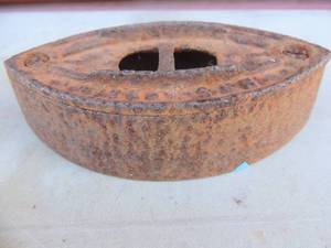 lot 353 image: Cast iron no handle one loop Mrs. Potts sad iron