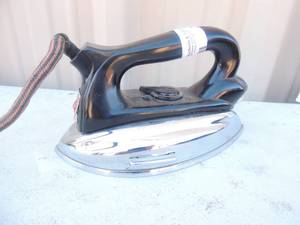 lot 395 image: 2-49 Do-man-co automatic iron